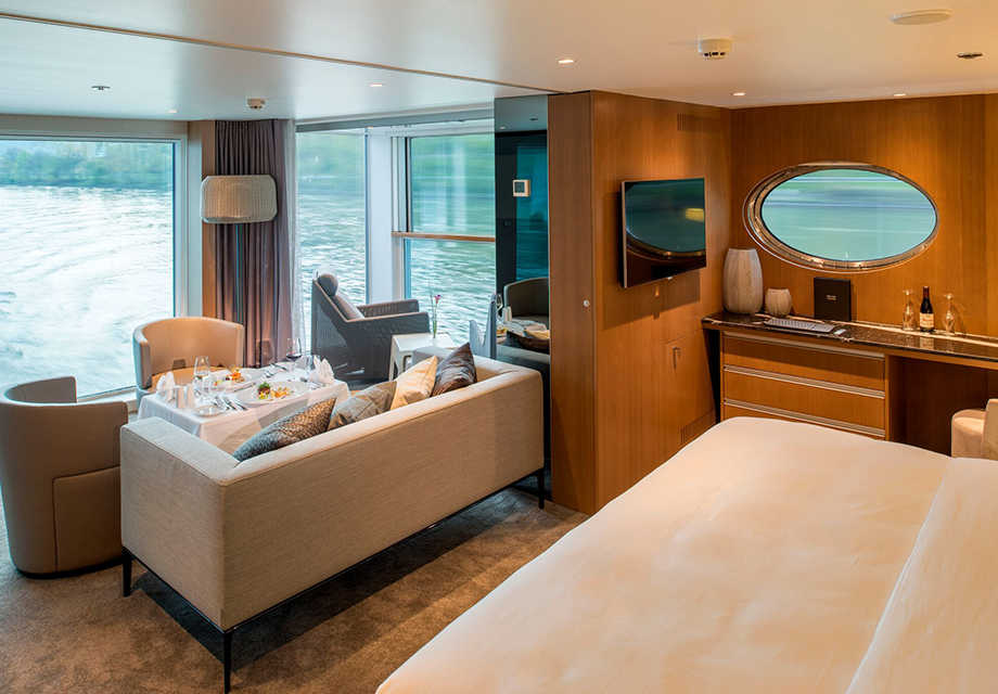 Scenic Pearl Royal Panorama Suite 9 use